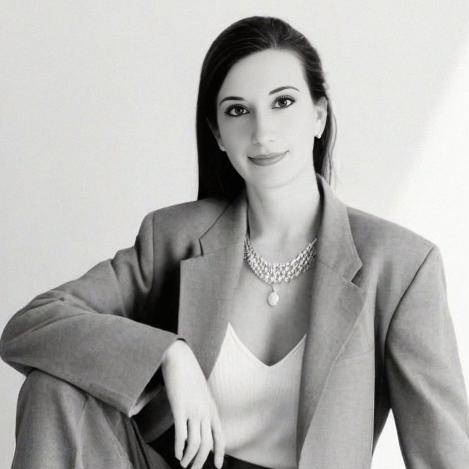 Author Lara Silverman headshot, singing through fire joy and suffering can co-exist